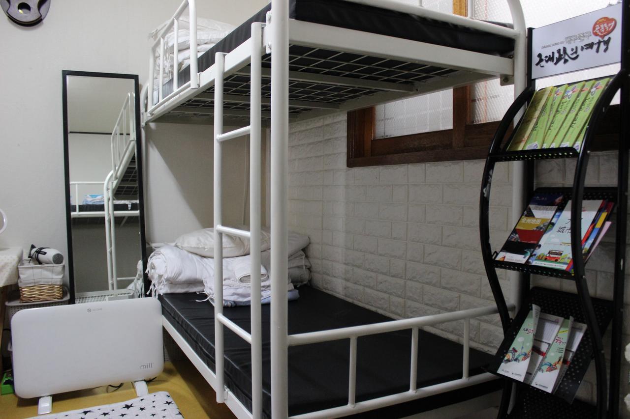 Danim Backpackers Daegu Hotel Room photo